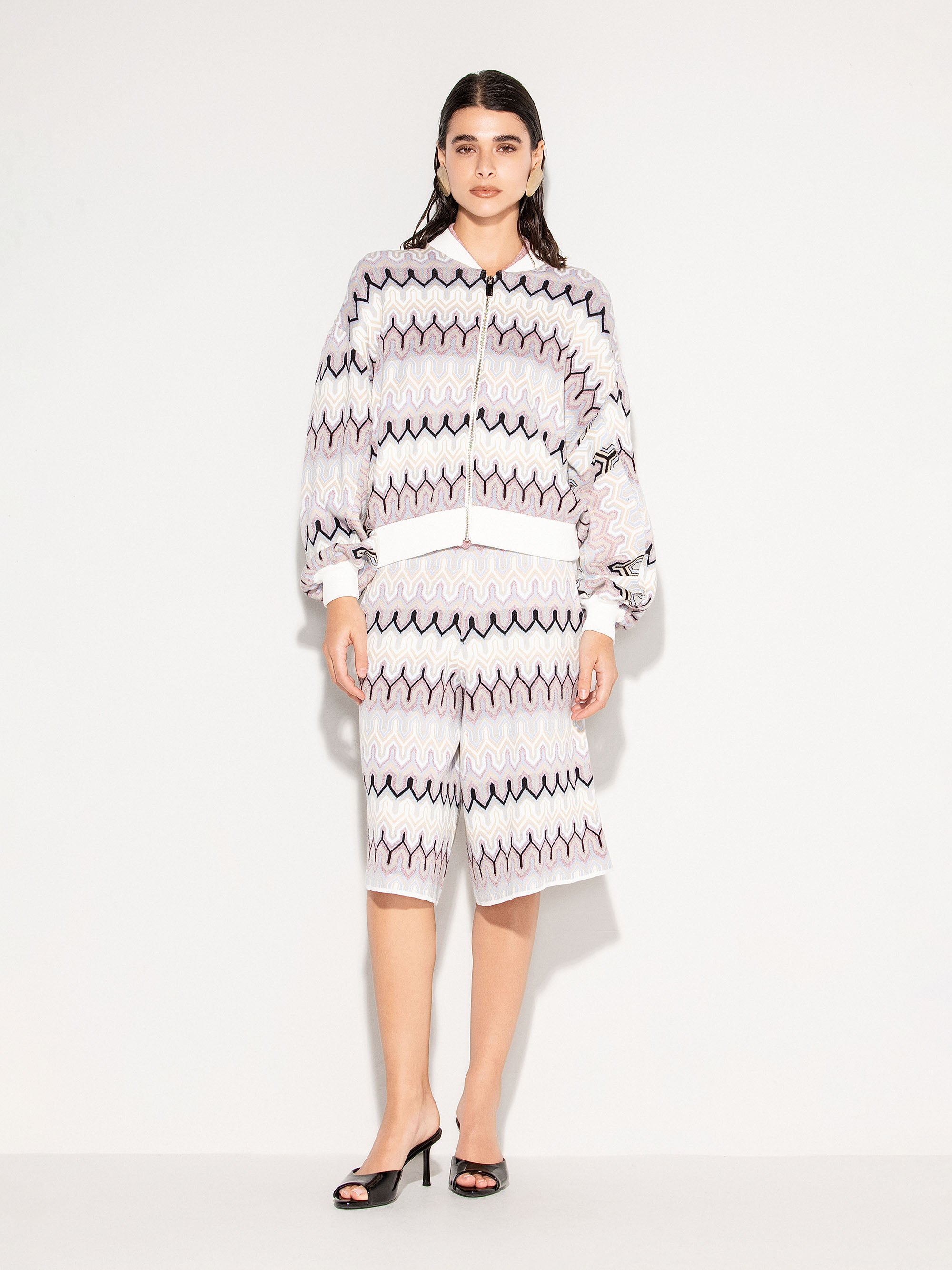 Bermuda AKEP con motivo geometrico