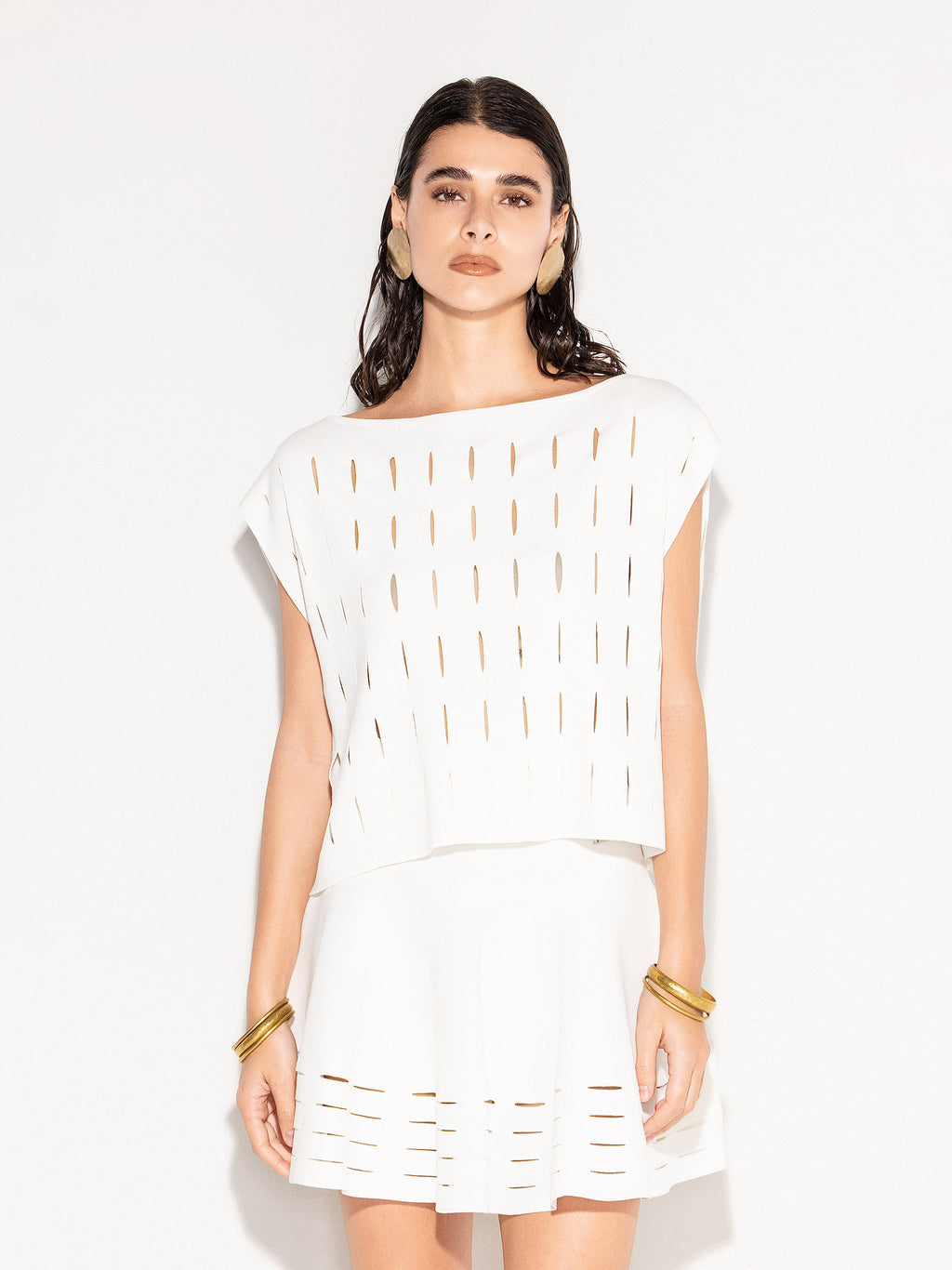 Top AKEP traforato con linea morbida