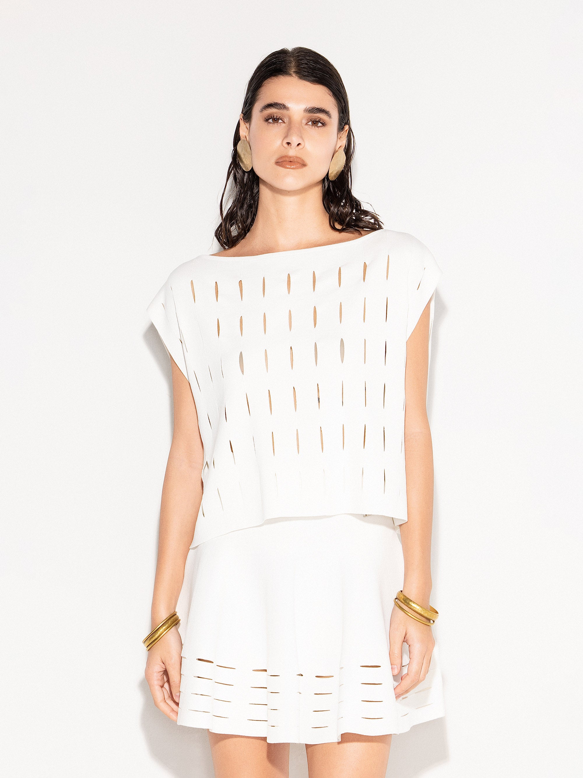 Top AKEP traforato con linea morbida
