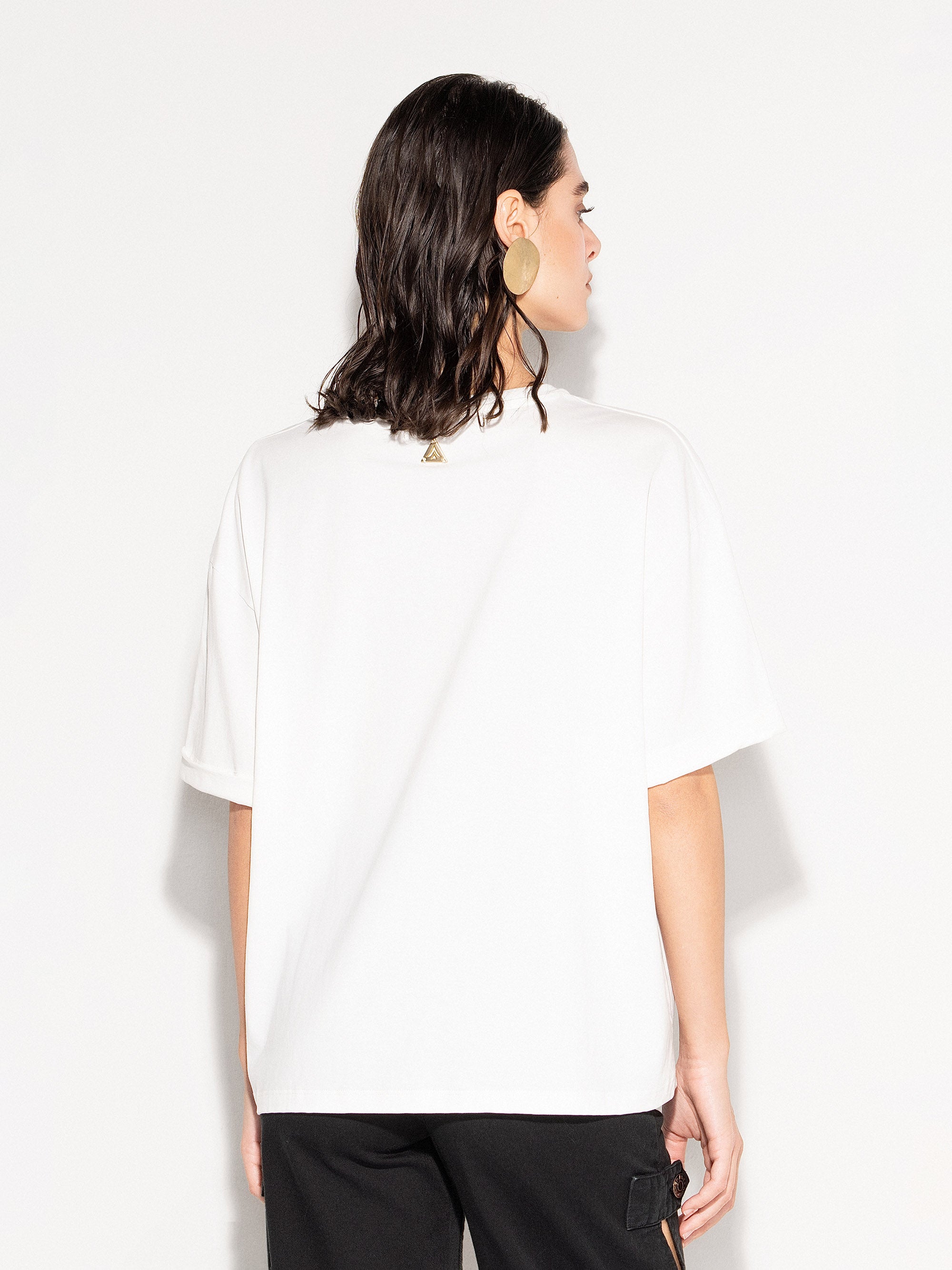 T-shirt AKEP con patch grafica