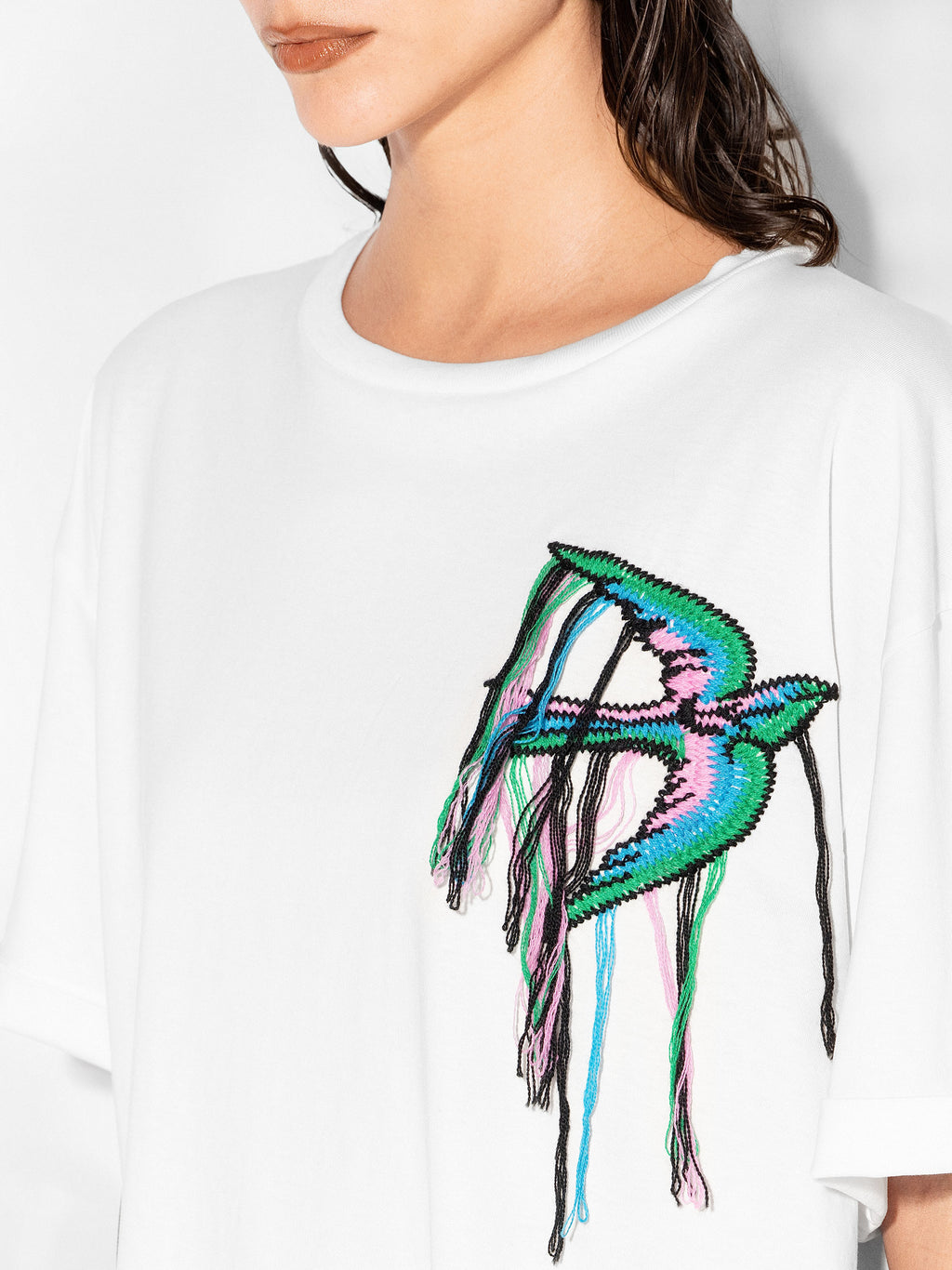 T-shirt AKEP con patch grafica