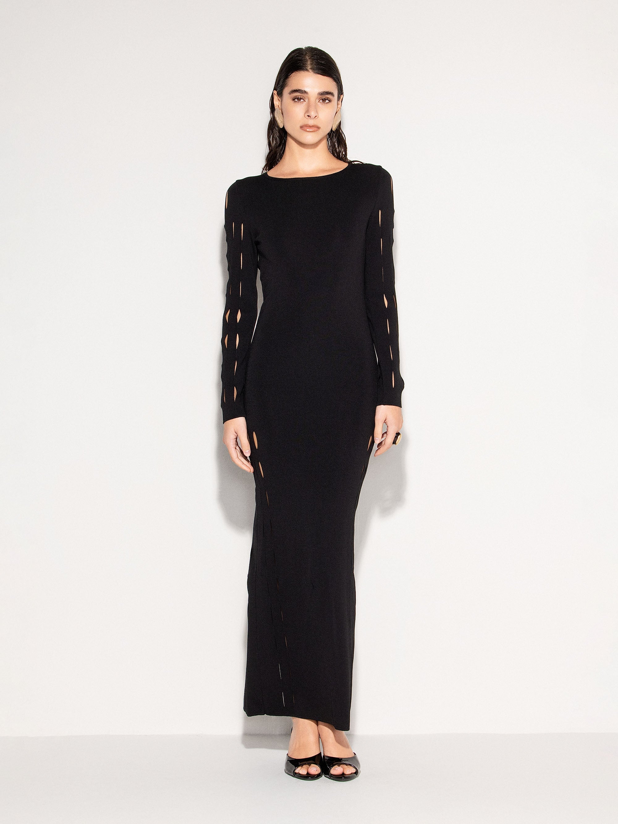 Abito lungo AKEP con schiena scoperta e spacco