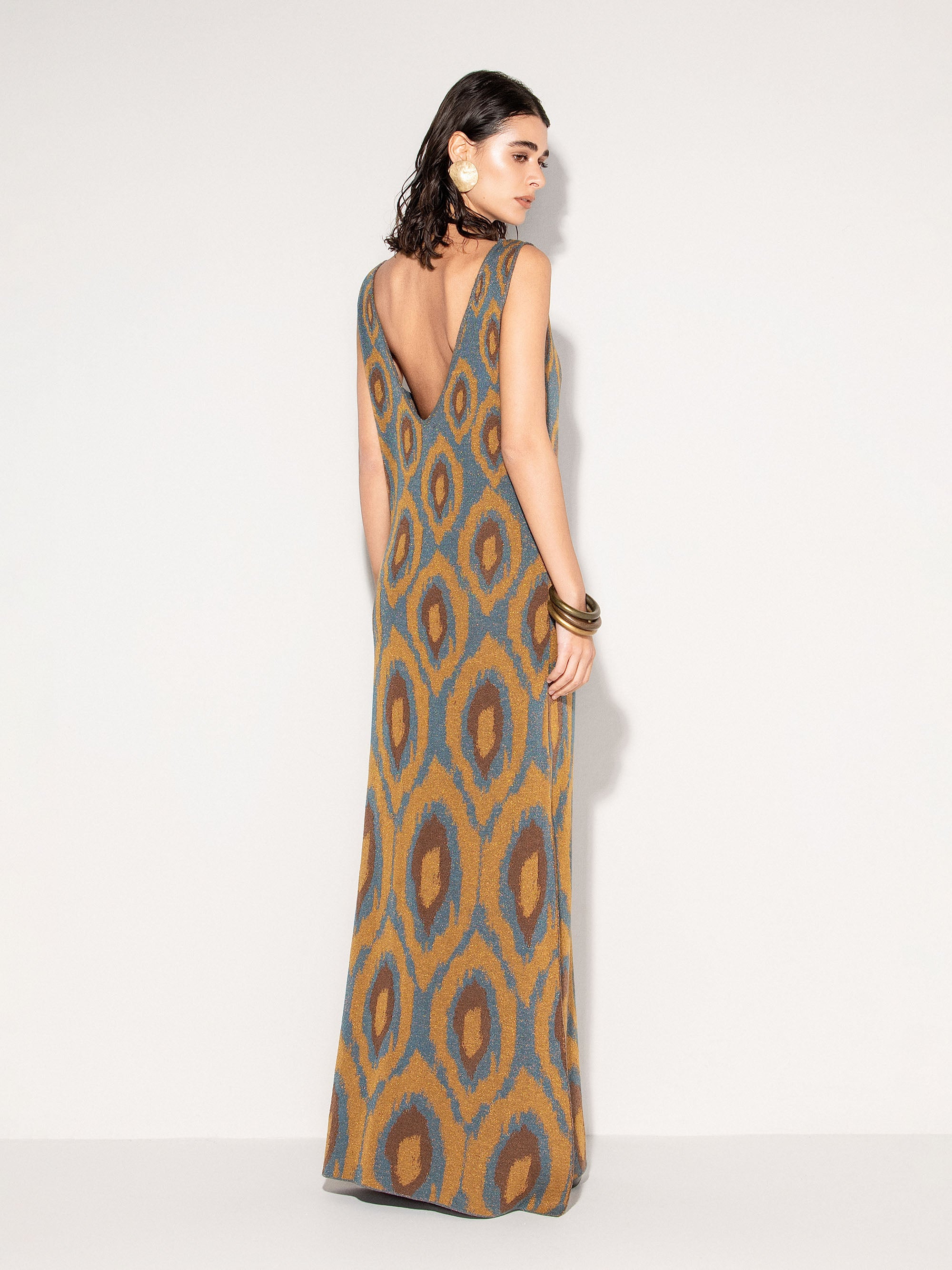 Abito lungo AKEP smanicato con motivo geometrico