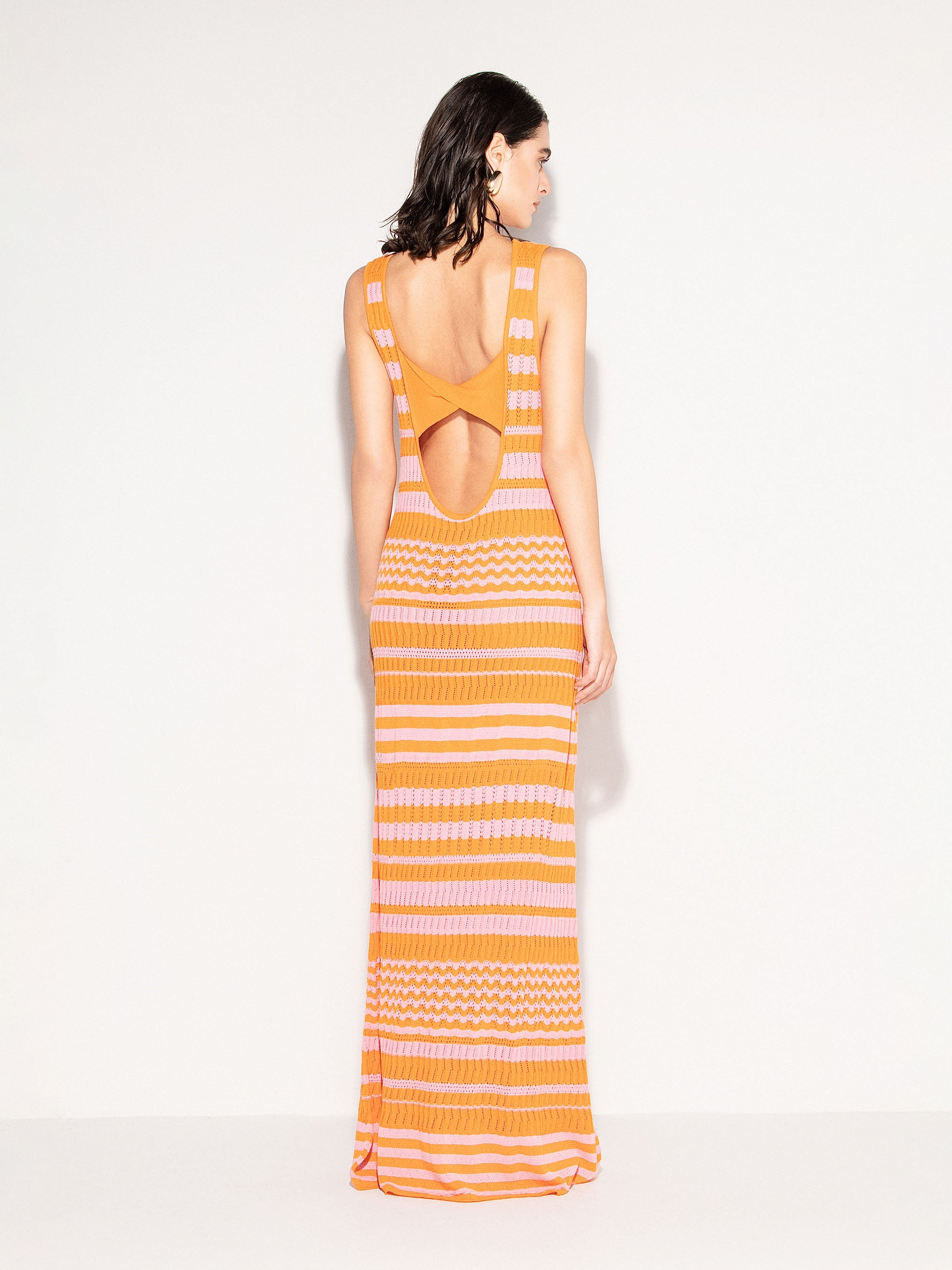 Abito lungo AKEP smanicato a righe arancio