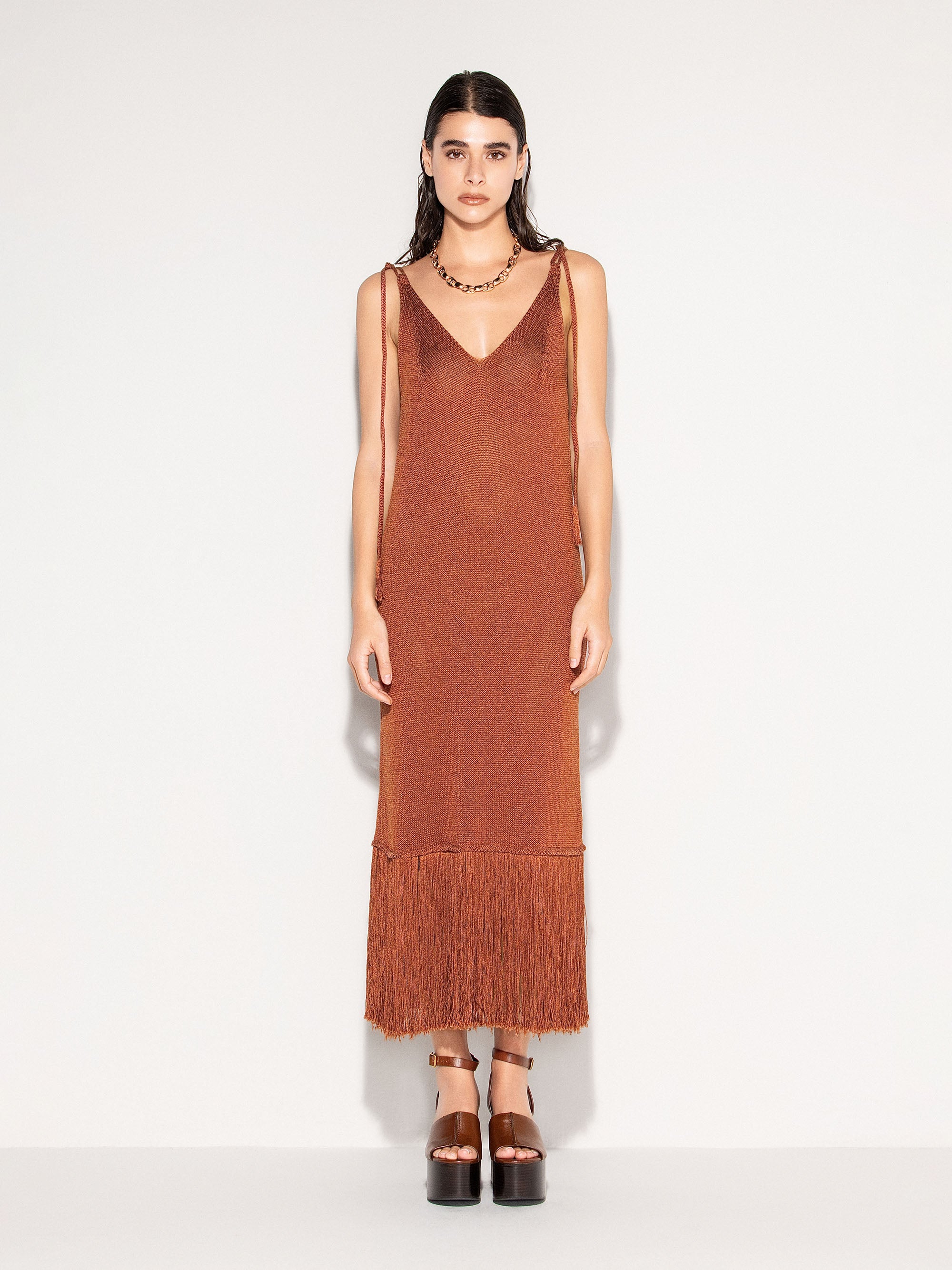 Abito lungo AKEP con scollo V