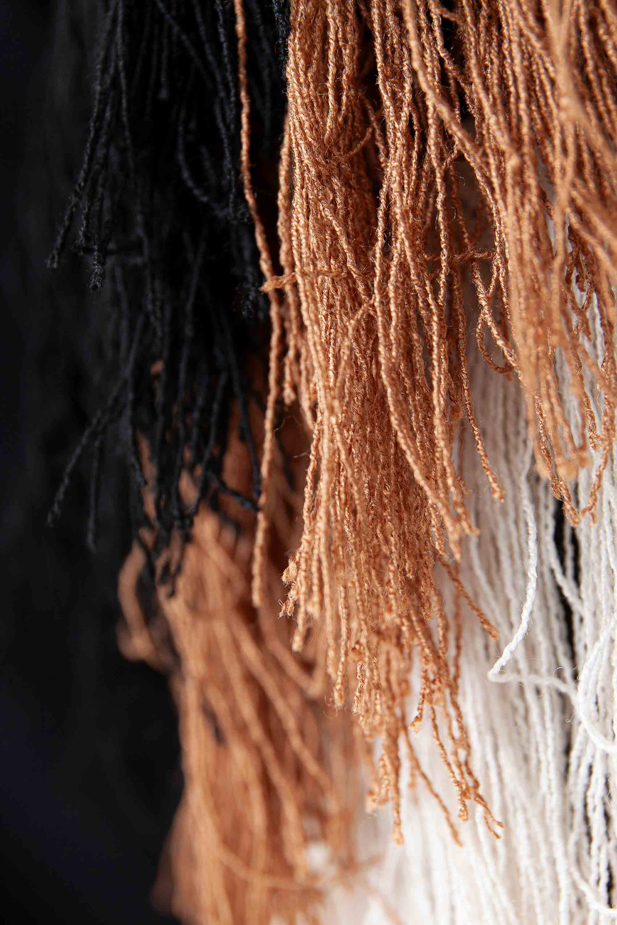 T-shirt con maniche frangiate multicolor AKEP