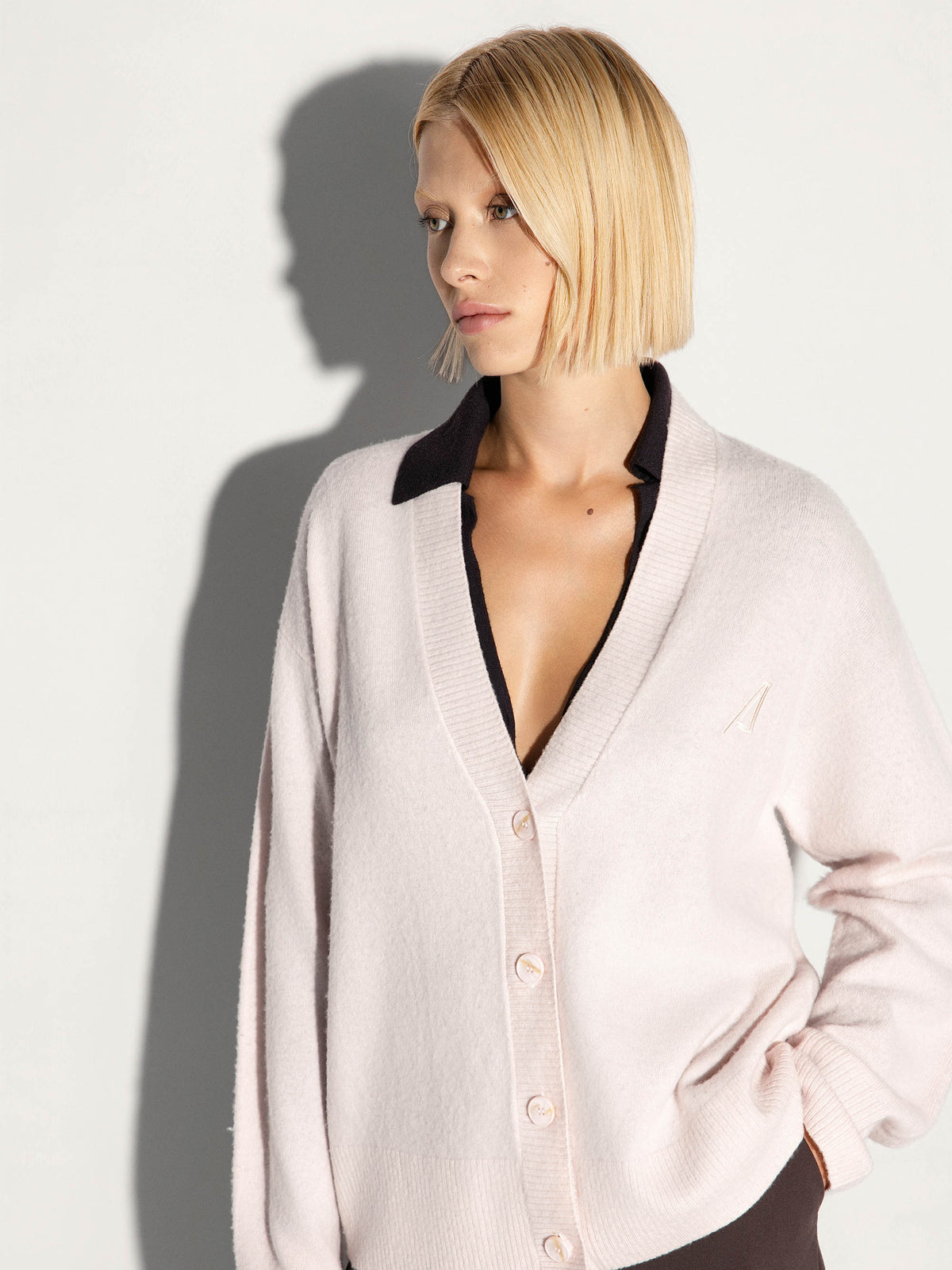 Cardigan AKEP ricamato in cashmere