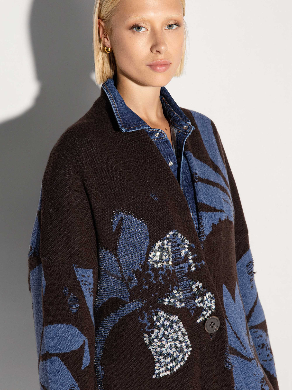 Cappotto AKEP corto ricamato