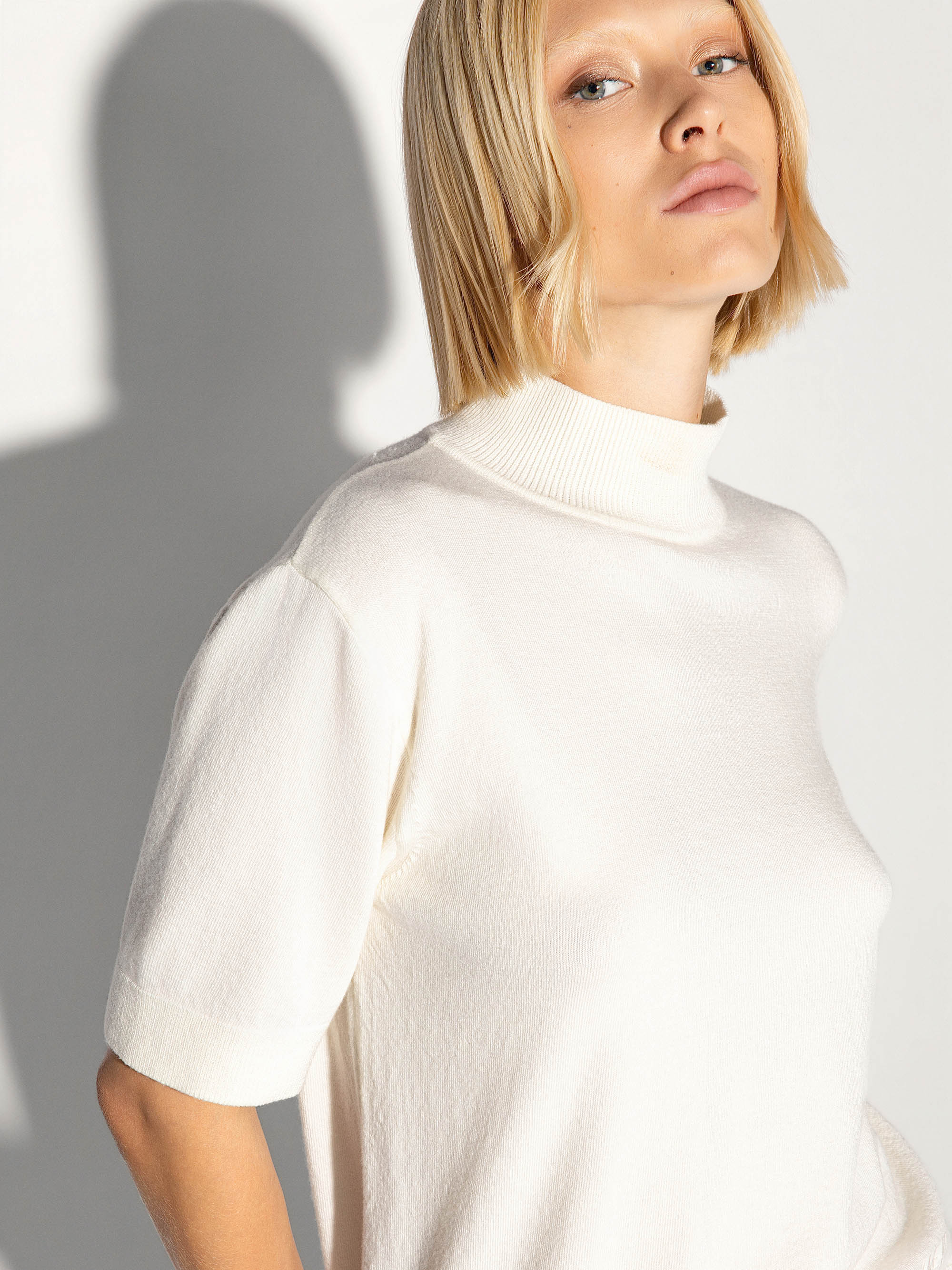 Pullover dolcevita AKEP ricamato manica corta