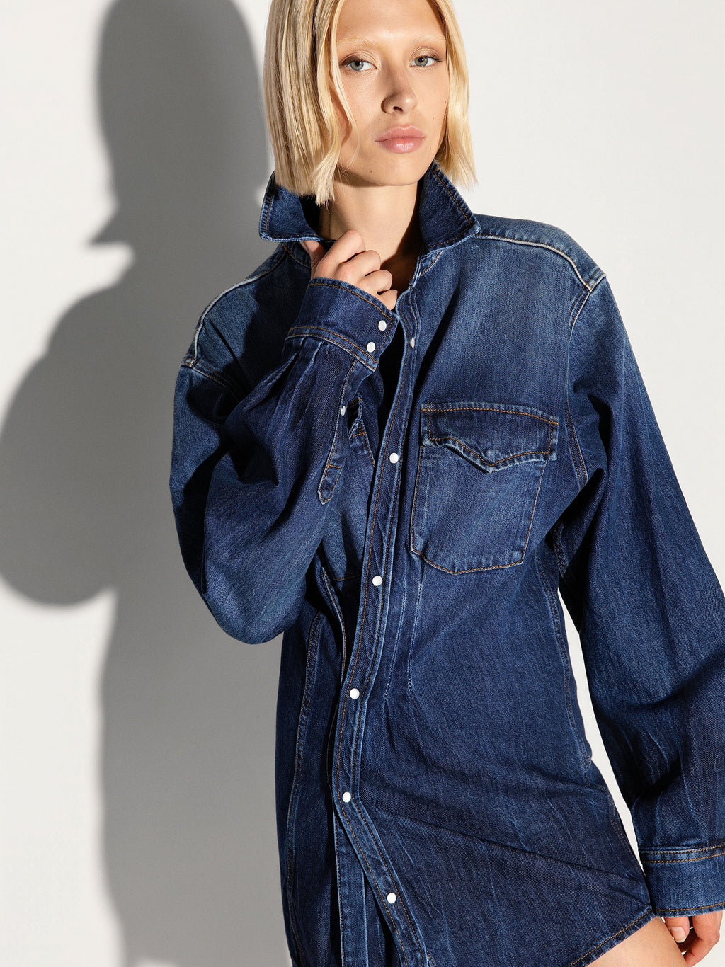 Abito camicia AKEP in denim con cintura