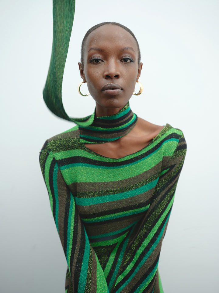 Abito lungo AKEP con scollo sciarpa riga diagonale