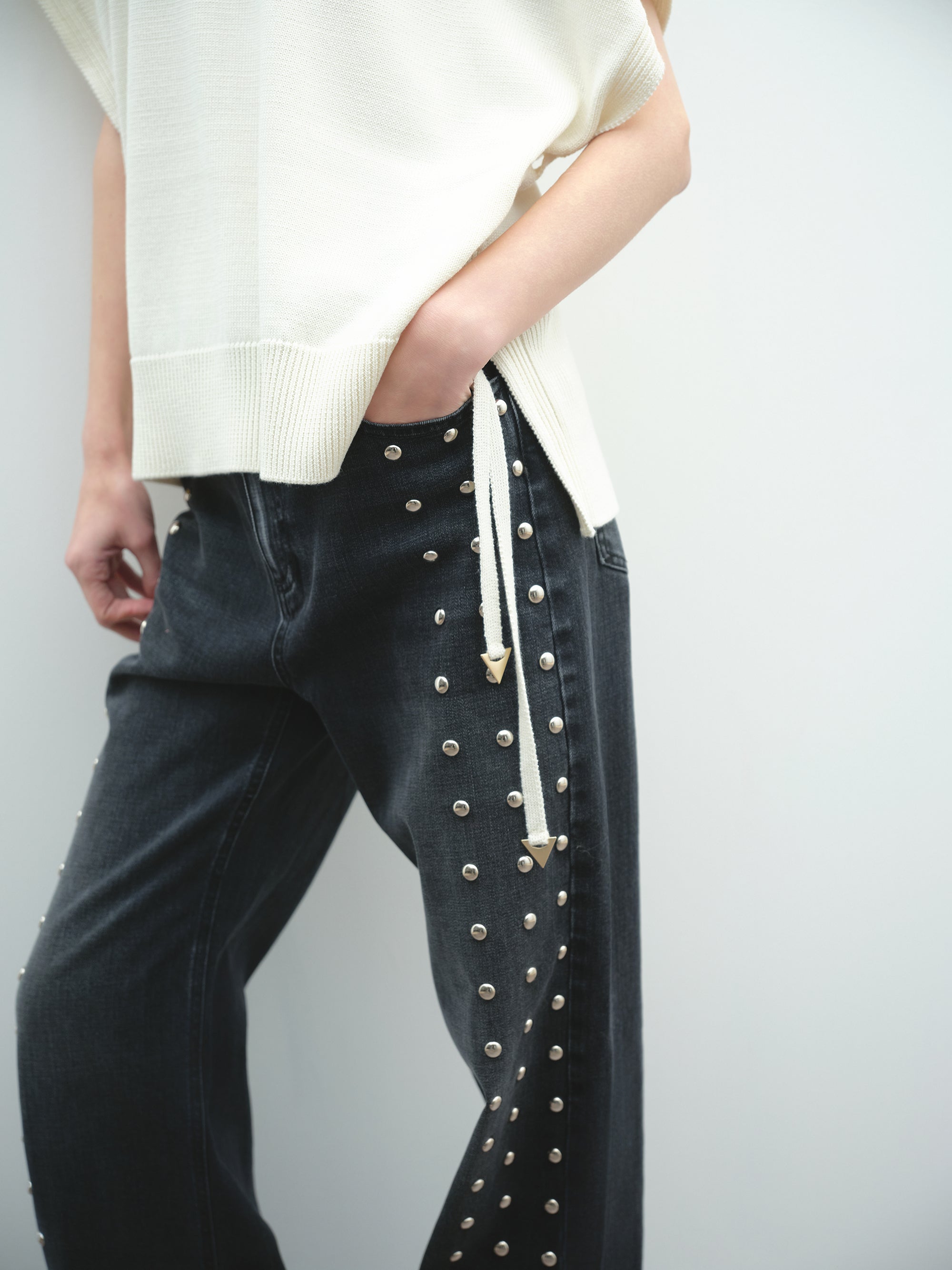 Jeans AKEP con borchie