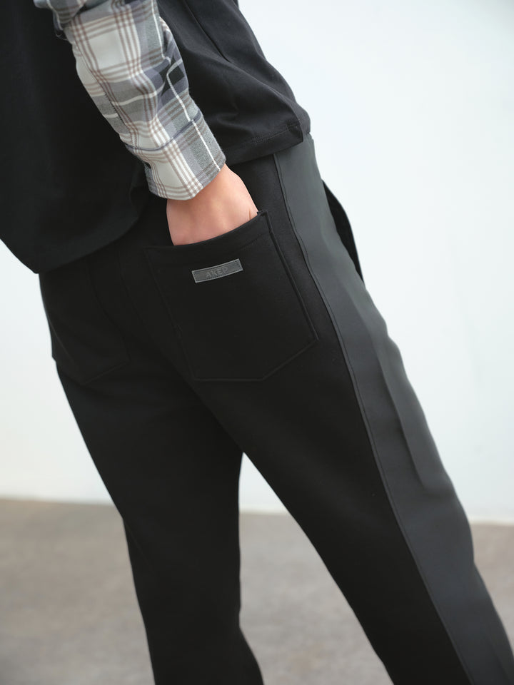 Pantalone AKEP in felpa con banda laterale